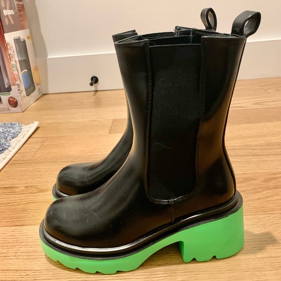 WORN ONCE Green Lug Sole Boots - Picture 5 of 8